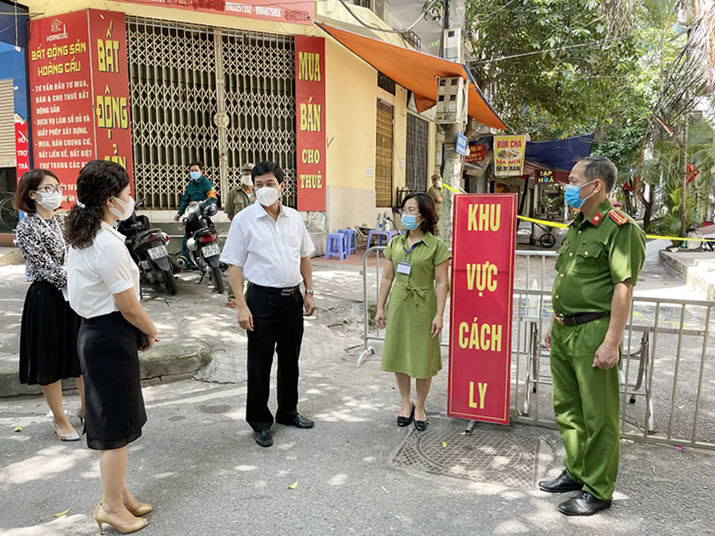 Quận Đống Đa: Lập chốt, giám sát chặt việc người dân, doanh nghiệp thực hiện công tác phòng chống dịch