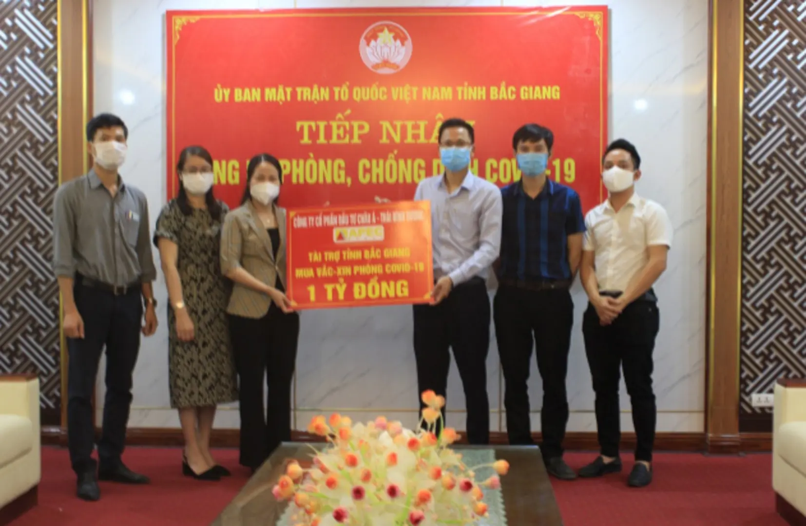 Apec Group ủng hộ 3 tỷ đồng mua vaccine phòng, chống Covid-19