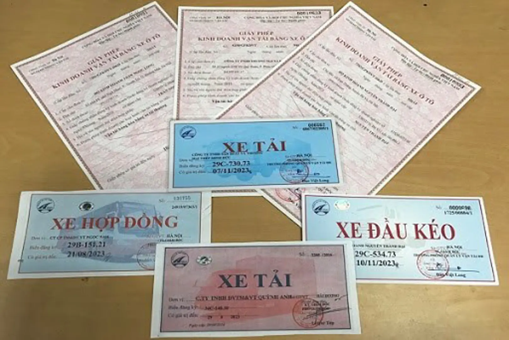 Hà Nội: 30.000 xe khách dưới 9 chỗ chưa đổi phù hiệu