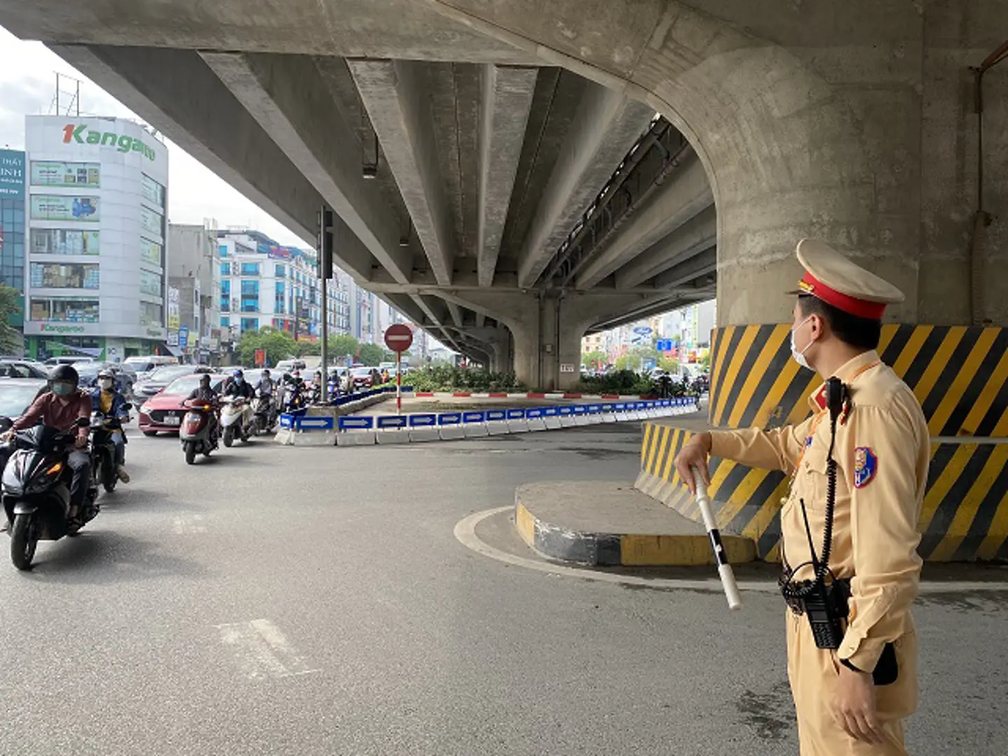 Hà Nội: CSGT huy động tối đa quân số đảm bảo an toàn giao thông trong dịp nghỉ lễ 30/4-1/5