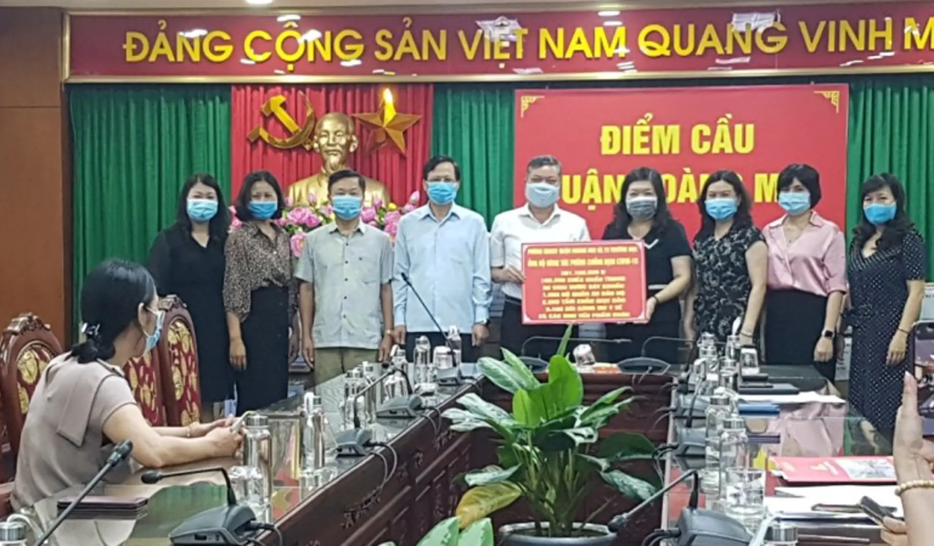 Ngành GD&ĐT quận Hoàng Mai ủng hộ Quỹ phòng, chống dịch Covid-19 hơn 361 triệu đồng