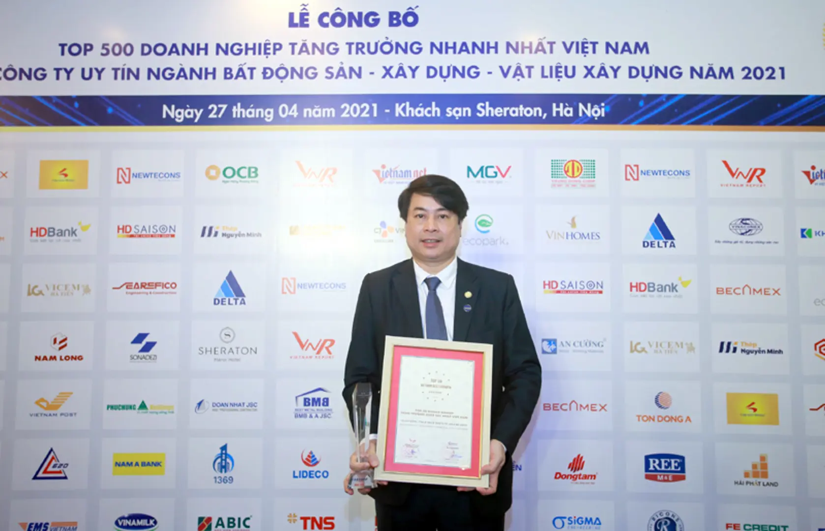 HDBank tiếp tục thuộc nhóm doanh nghiệp tăng trưởng xuất sắc nhất Việt Nam