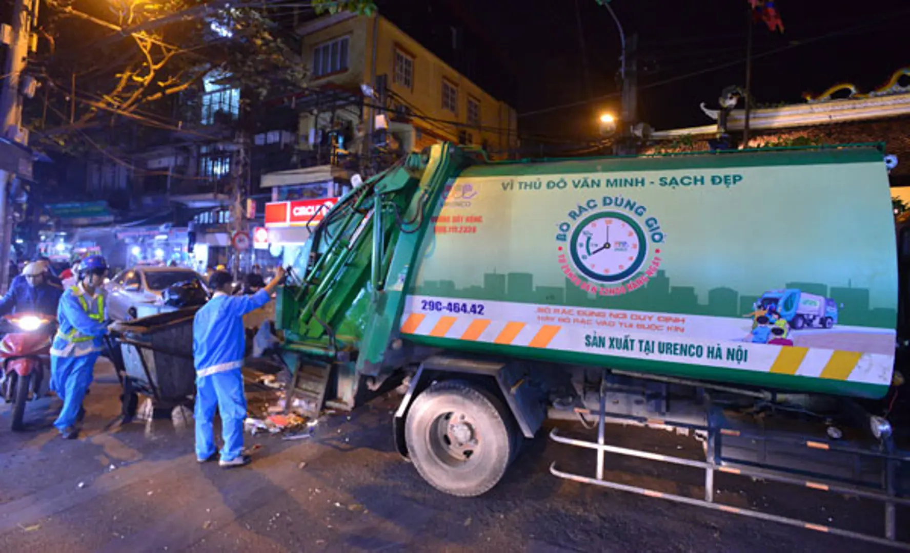 Thiếu điểm trung chuyển: Rác thải tràn phố