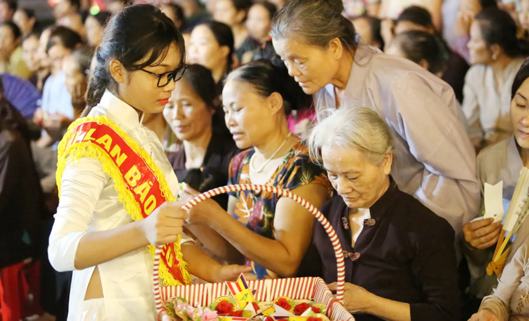 Không chỉ nên nghĩ “Tháng Bảy là tháng cô hồn”