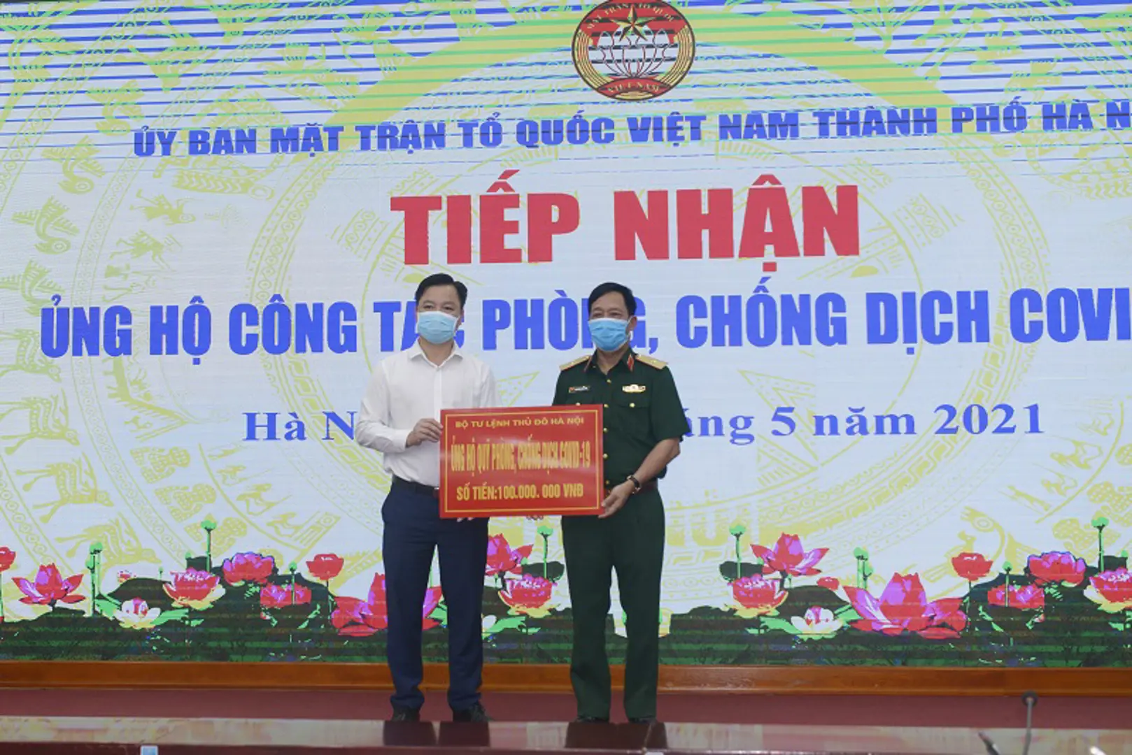 Ủy ban MTTQ Việt Nam TP Hà Nội tiếp nhận hơn 320 triệu đồng ủng hộ phòng chống dịch Covid-19