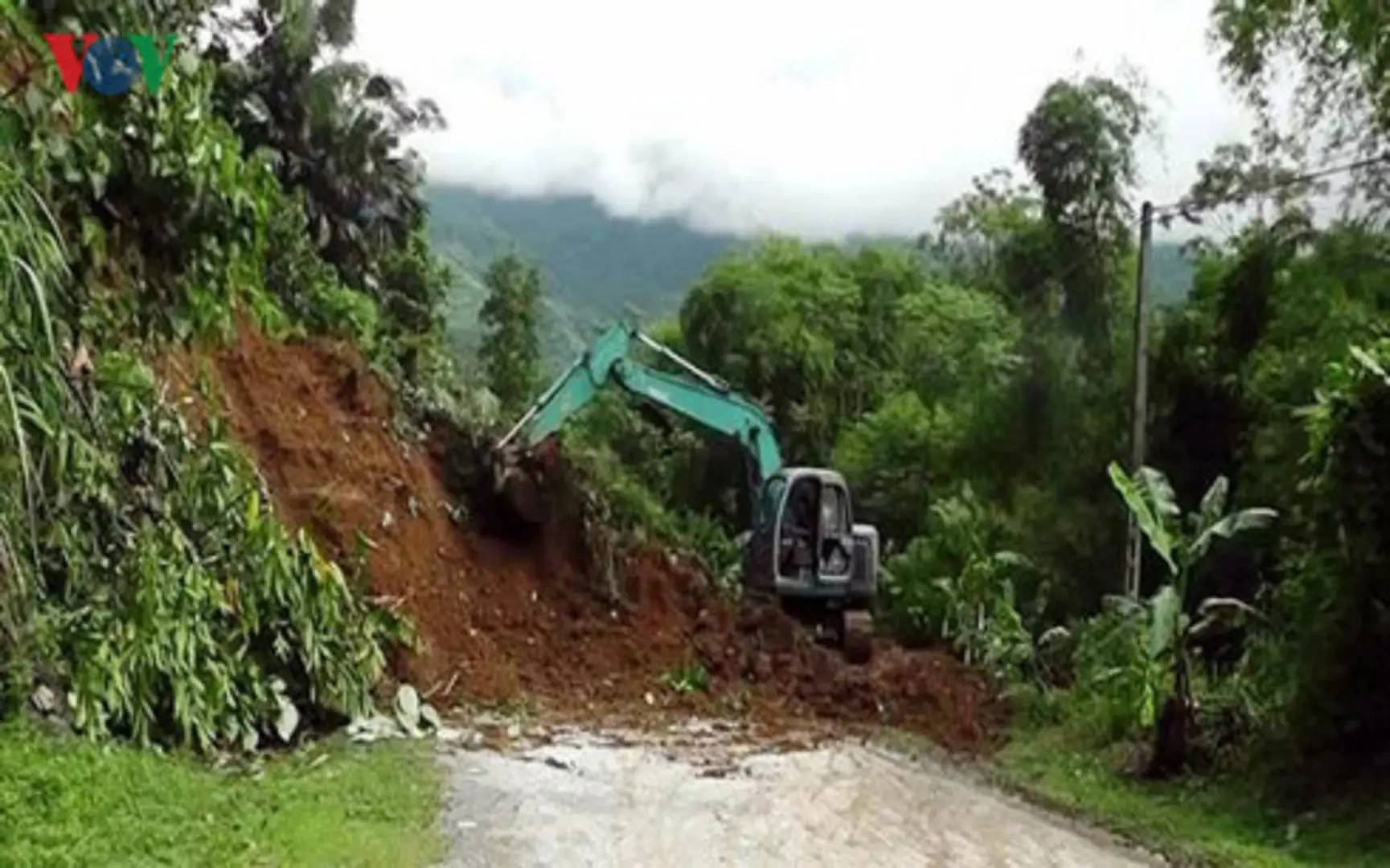 Khẩn trương triển khai giải pháp ứng phó với lũ quét, sạt lở đất