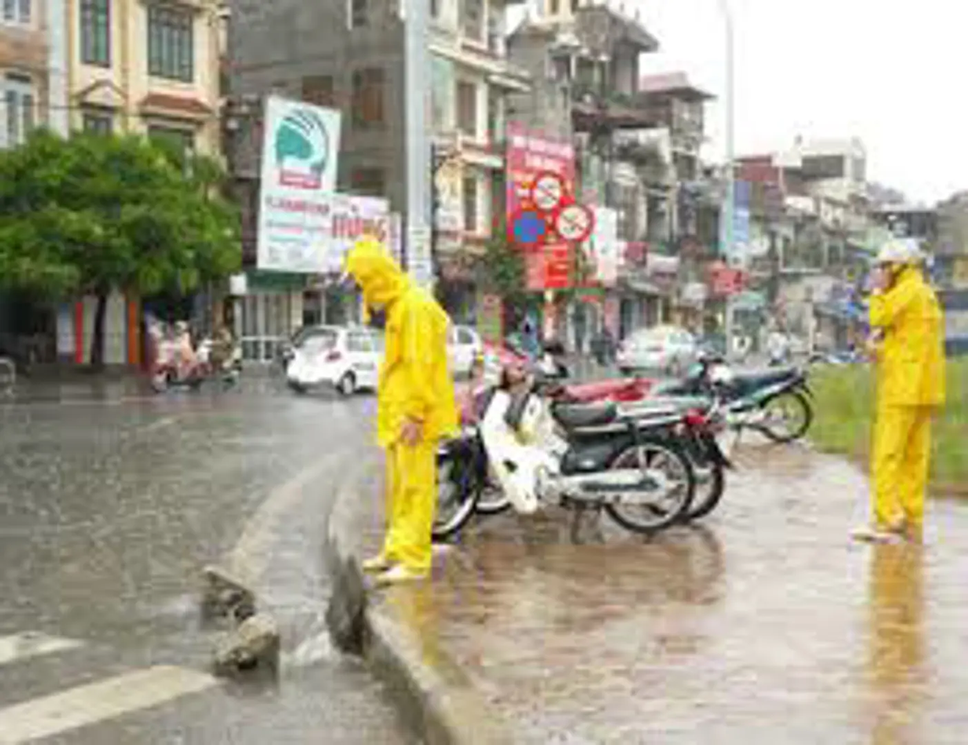 Hà Nội sẵn sàng các phương án chống ngập do cơn bão số 2