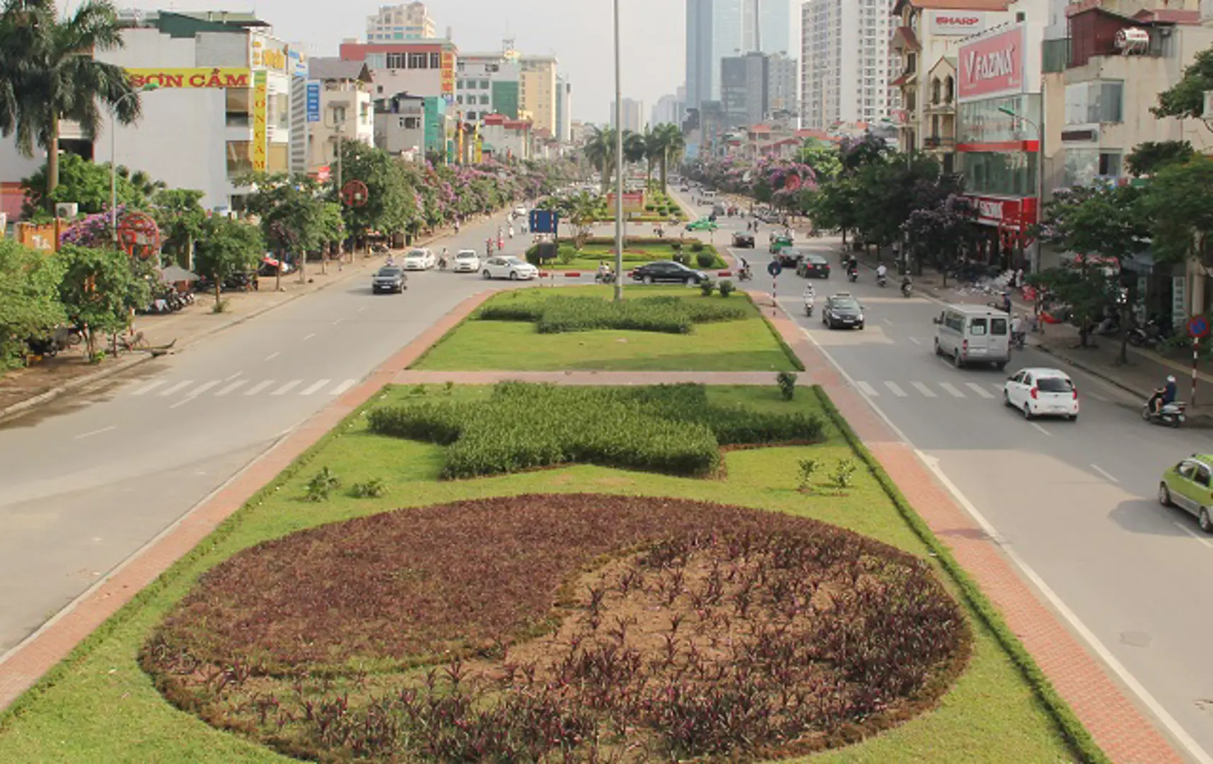 Xén dải phân cách giữa tuyến Văn Cao - Liễu Giai: Giải tỏa ùn tắc, đồng bộ trục Hồ Tây - Ba Vì