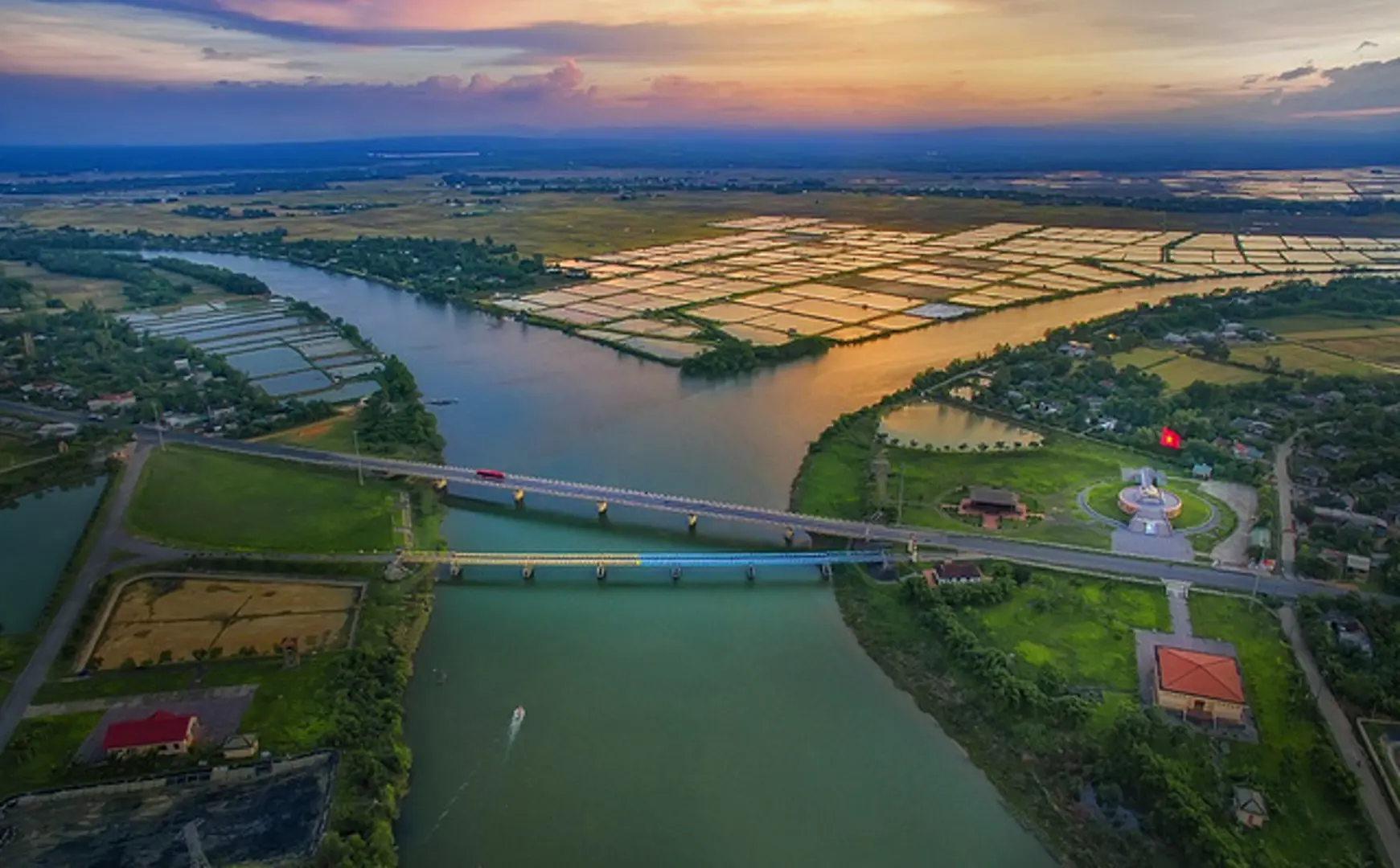 Việt Nam đẹp nao lòng khi nhìn từ trên cao