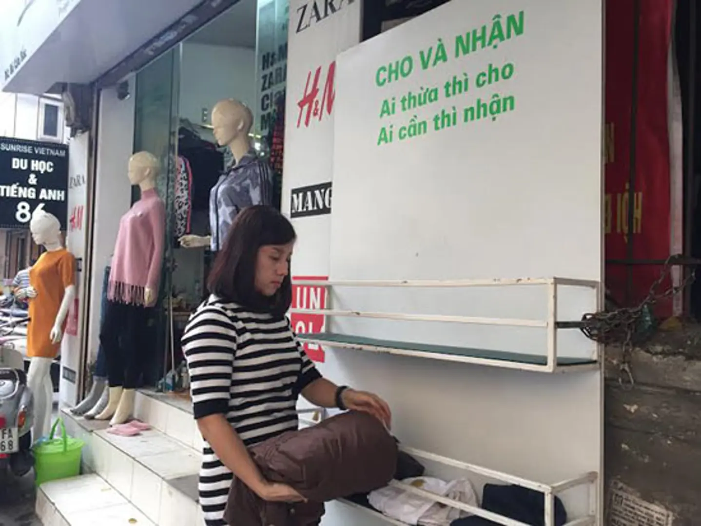 Giá đồ thân thiện giữa lòng Hà Nội