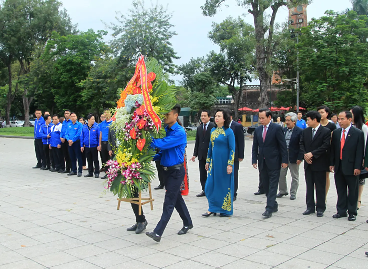 Lãnh đạo TP Hà Nội dâng hoa tưởng nhớ lãnh tụ V.I Lenin