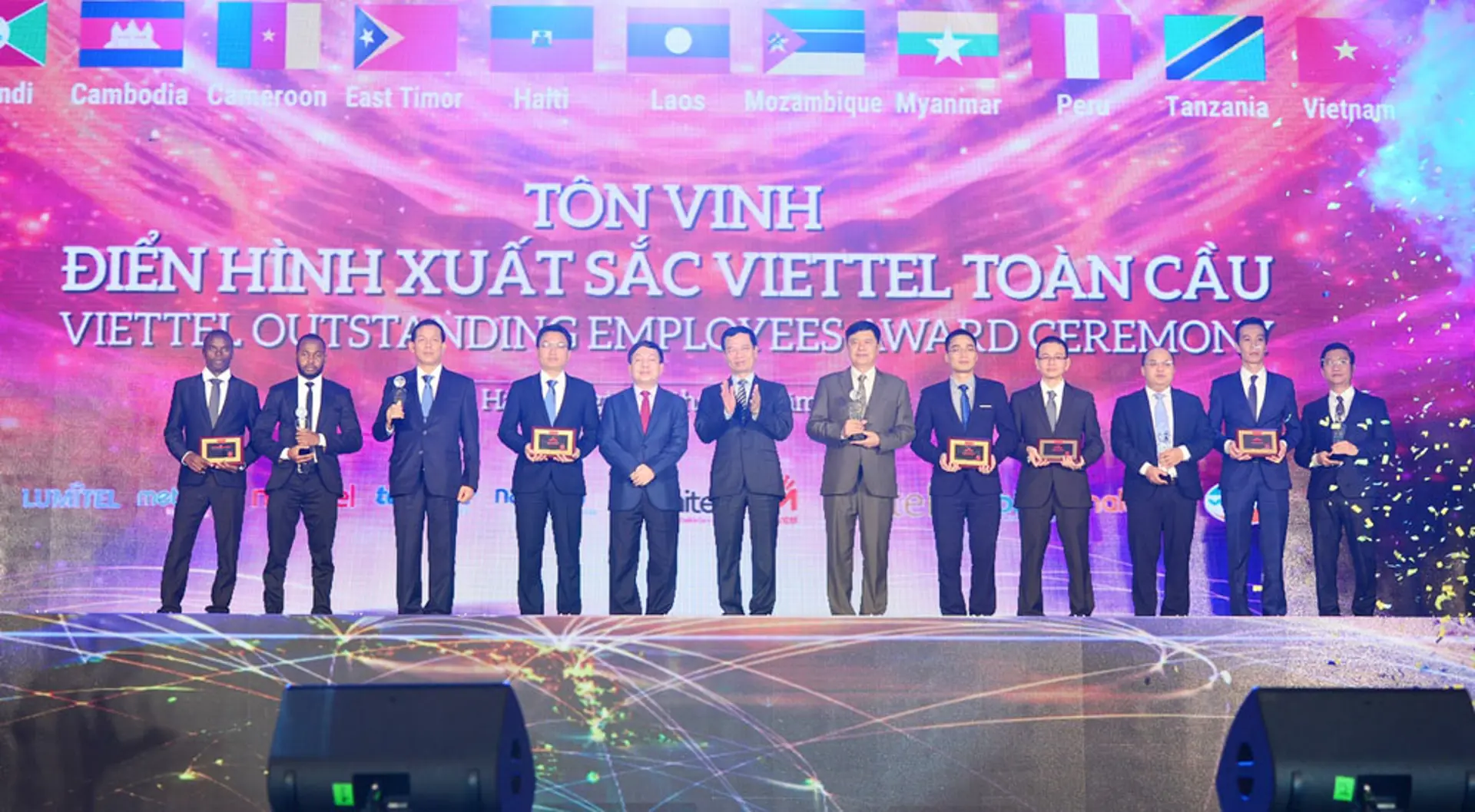 Viettel tôn vinh những cá nhân tự nhận việc khó, vượt lên chính mình