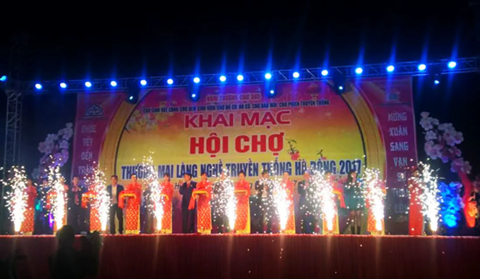 Hà Đông khai mạc hội chợ thương mại làng nghề truyền thống 2017