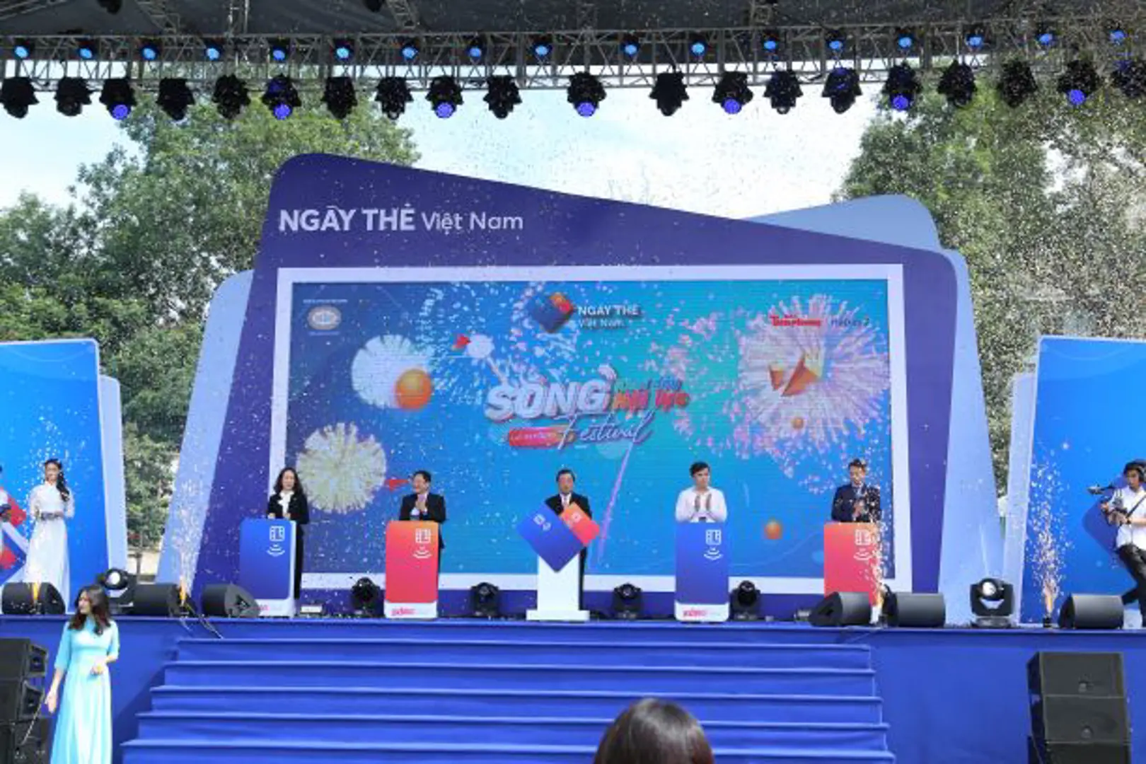 “Sóng Festival”- sự kiện mua sắm dành cho giới trẻ lần đầu tiên thanh toán hoàn toàn không dùng tiền mặt