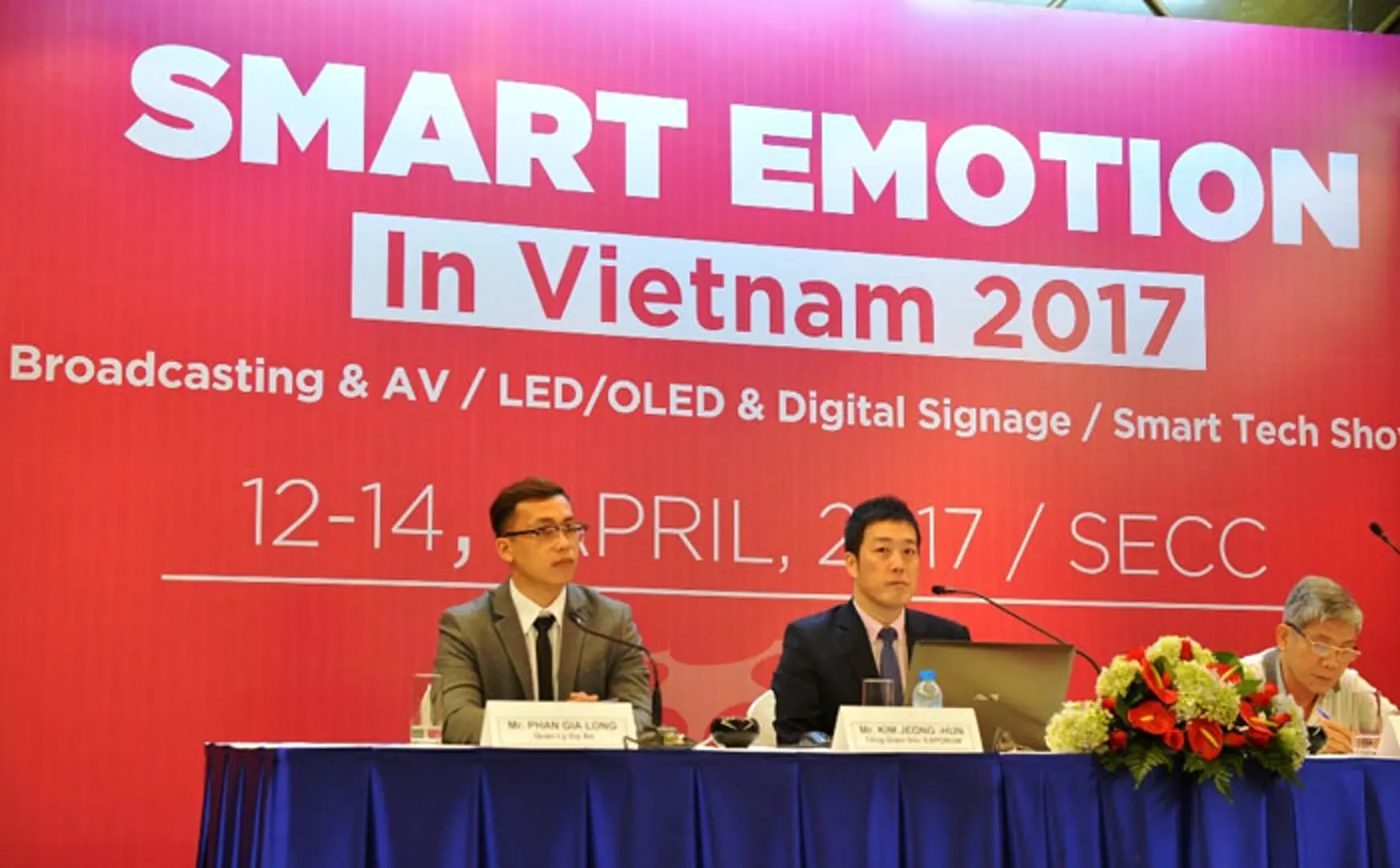 “Bùng nổ” công nghệ với Smart Emotion 2017