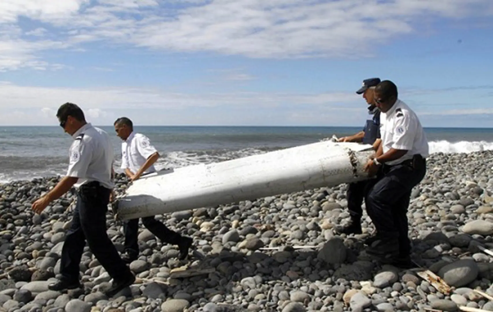 Ngừng tìm kiếm MH370 sau 3 năm vô vọng