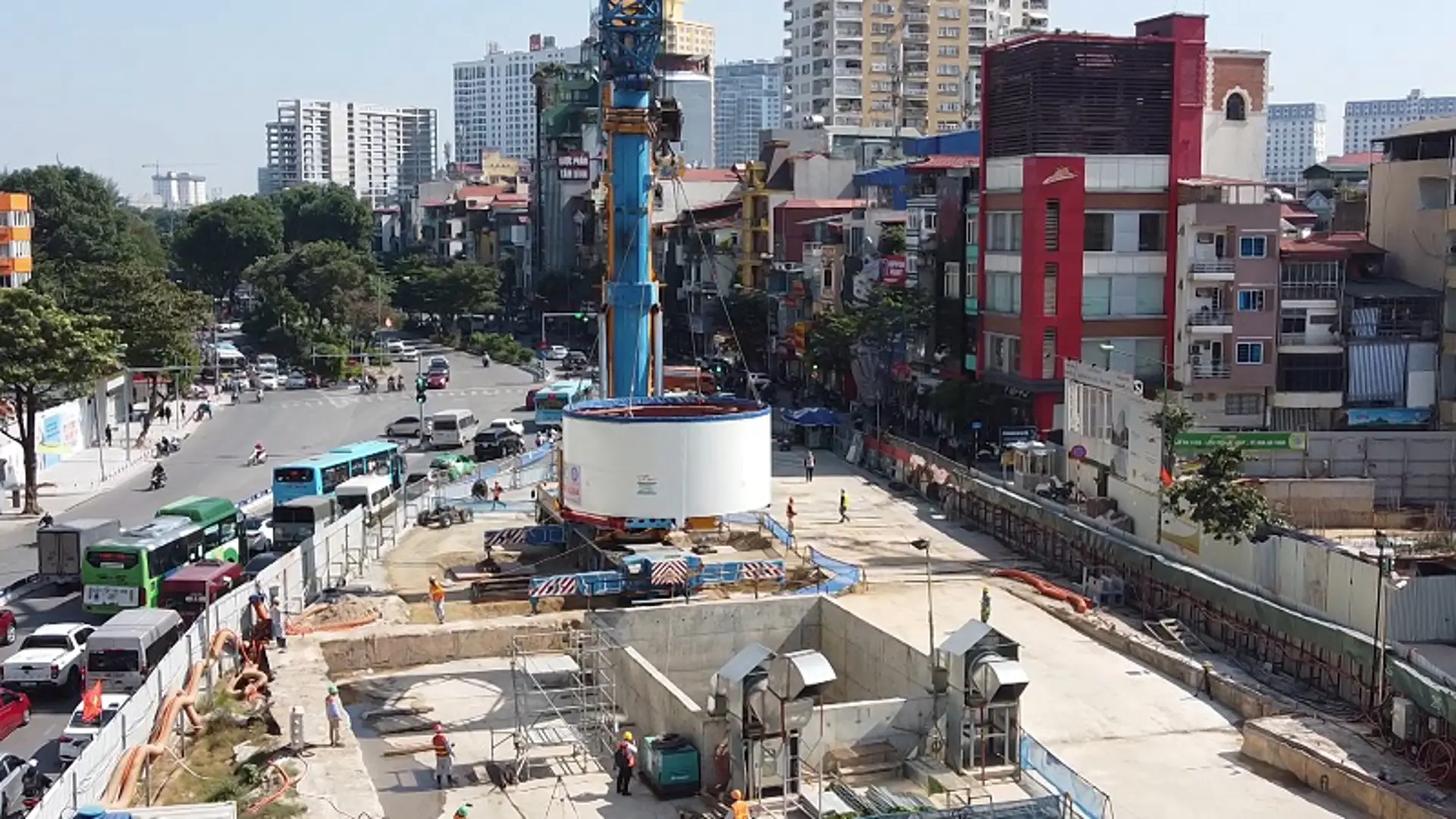 [Ảnh] Cận cảnh lắp đặt máy đào hầm TBM đầu tiên tuyến metro đoạn Nhổn - Ga Hà Nội