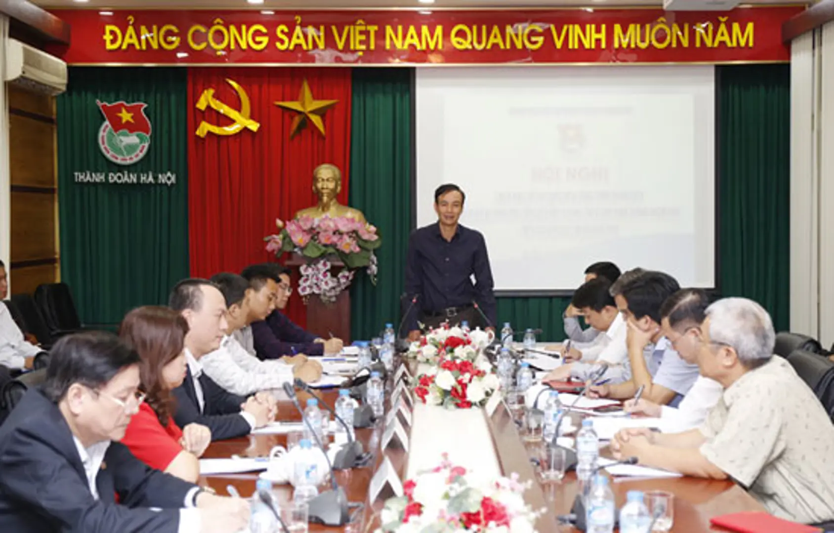 Biến điểm tập kết rác thành vườn hoa: Làm đến đâu chắc đến đấy