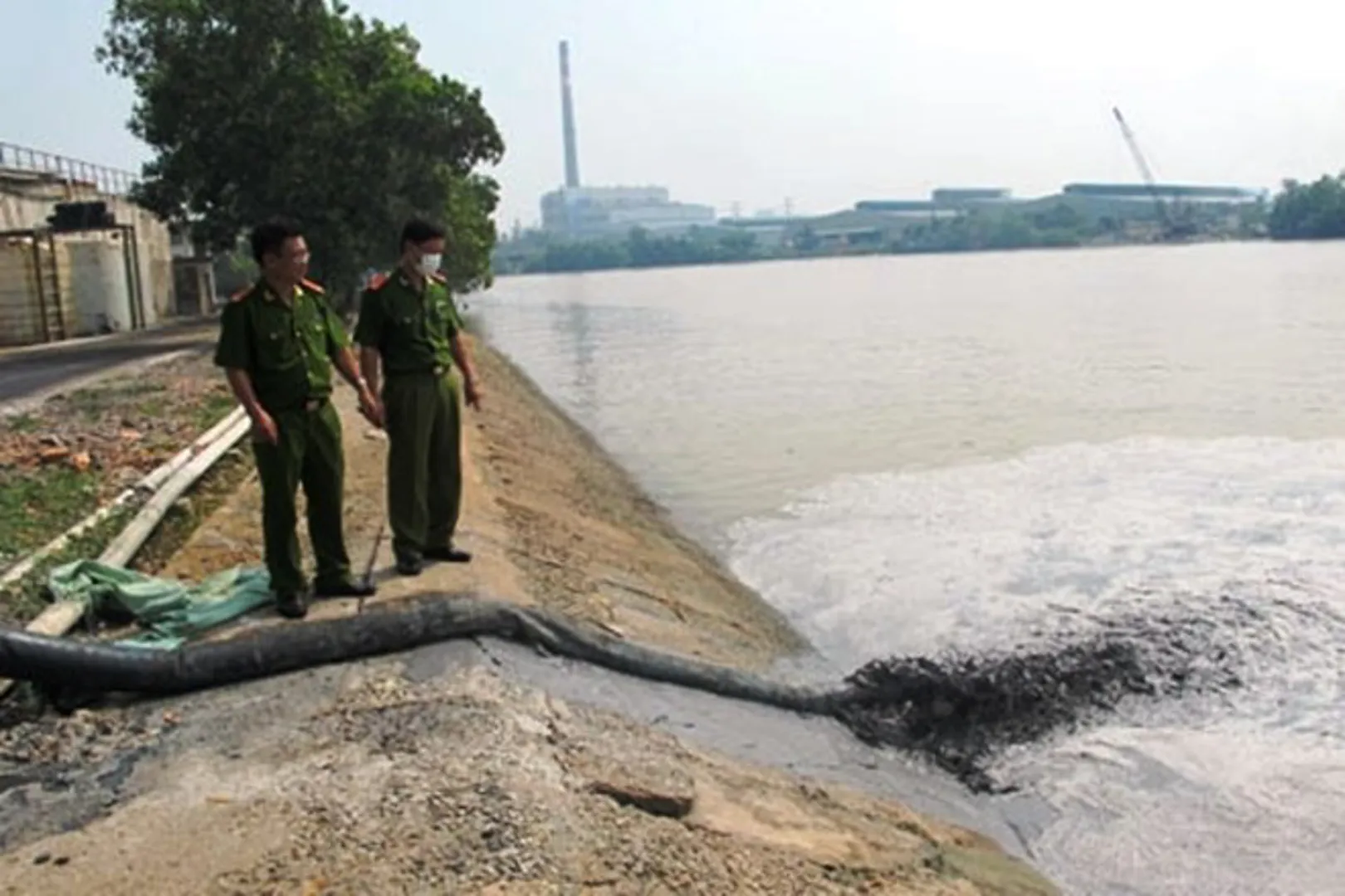 Tập trung kiểm tra, xử lý các hành vi xả thải gây ô nhiễm môi trường