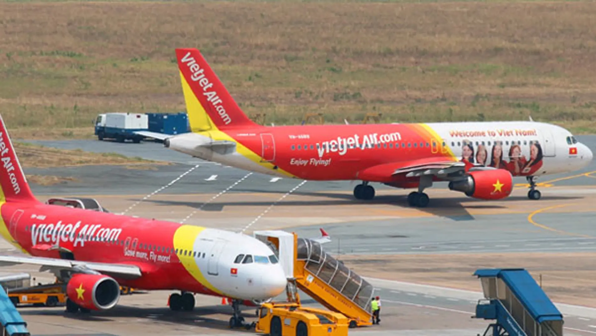 Đình chỉ kíp trực không lưu để xảy ra mất liên lạc với phi công Vietjet Air