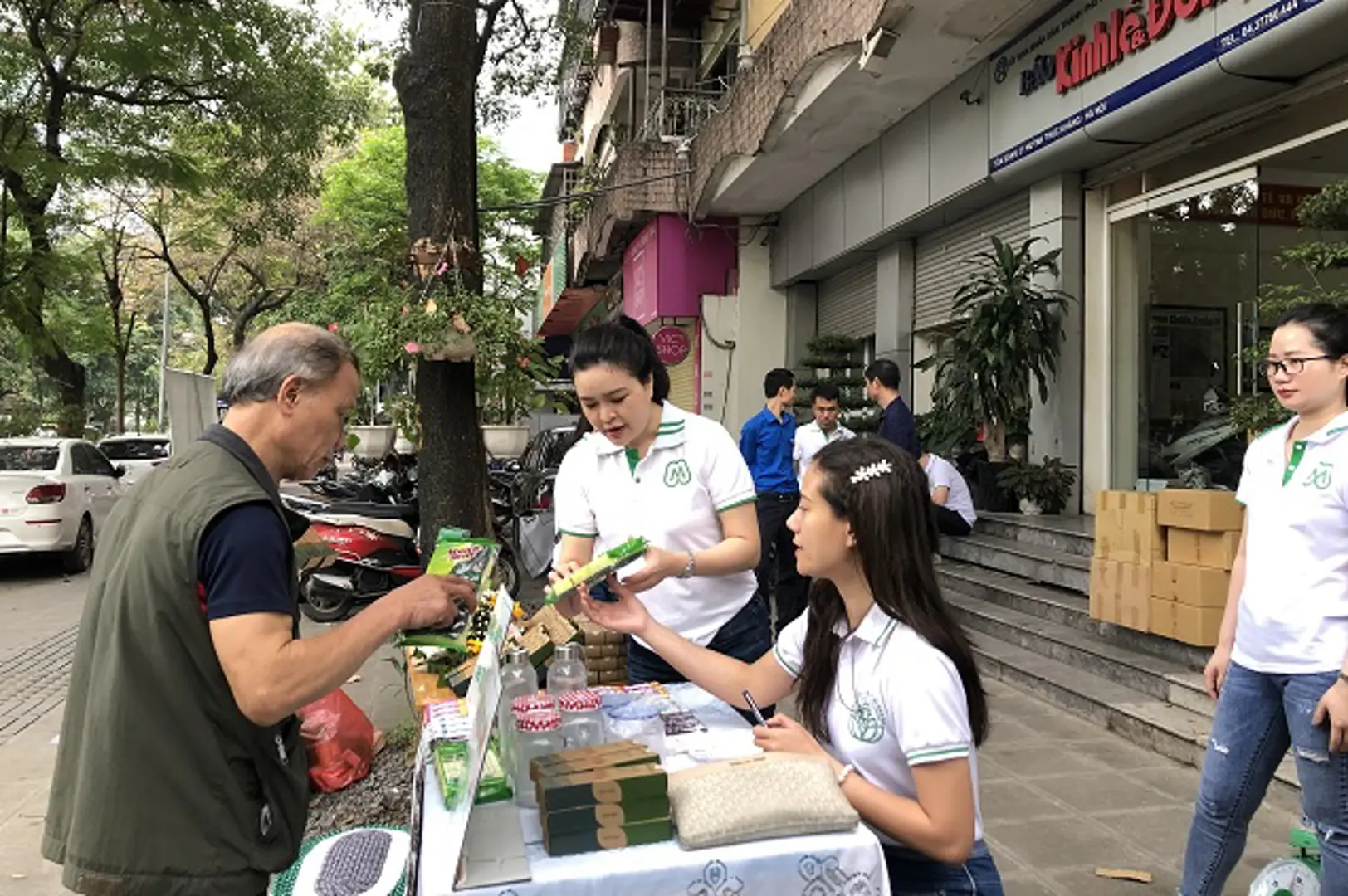 “Đổi rác tái chế lấy quà tặng”: Một chương trình nhiều ý nghĩa