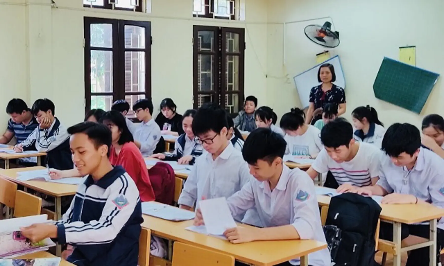 Gấp rút ôn tập cho học sinh thi vào lớp 10