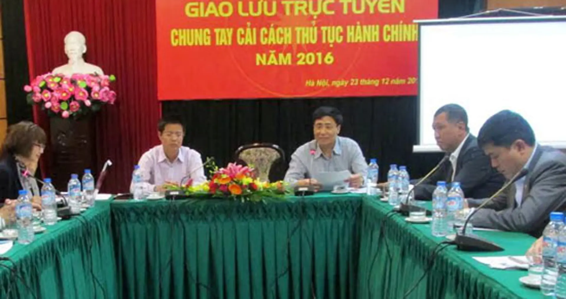 Giao lưu trực tuyến về cải cách thủ tục hành chính