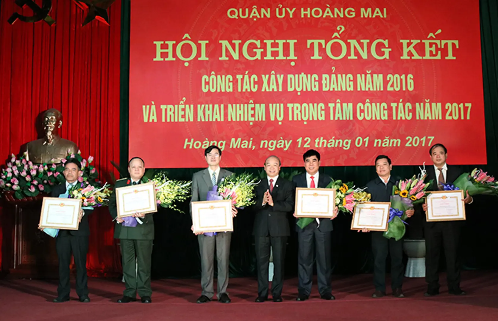 Quận Hoàng Mai tập trung xây dựng Đảng gắn với “Năm kỷ cương hành chính 2017”