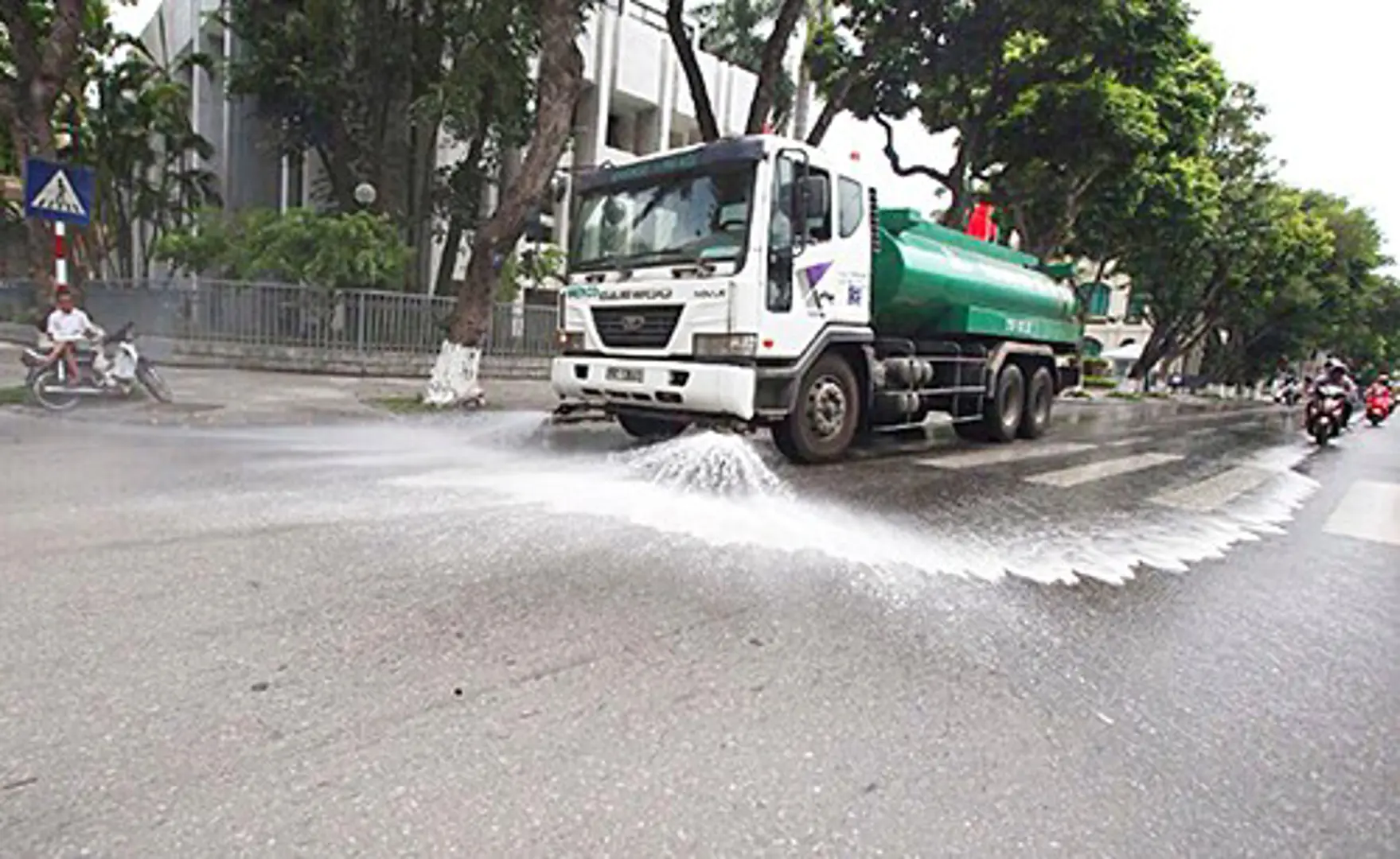 Hà Nội: Tổng vệ sinh môi trường phục vụ Đại hội đại biểu toàn quốc lần thứ XIII của Đảng