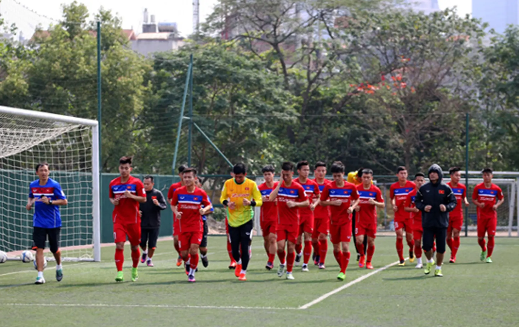 VL Asian Cup 2019: Đội tuyển Việt Nam thả lỏng, tập nhẹ trên sân cỏ nhân tạo