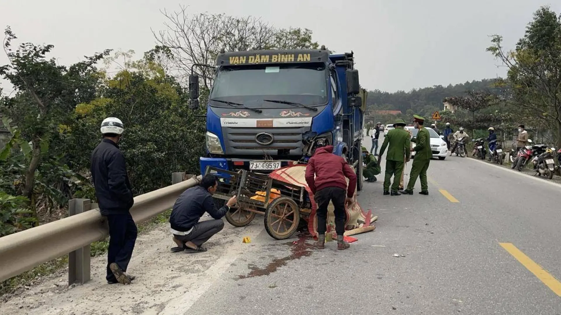 Tai nạn nghiêm trọng trên đường Hồ Chí Minh, 2 người tử vong tại chỗ