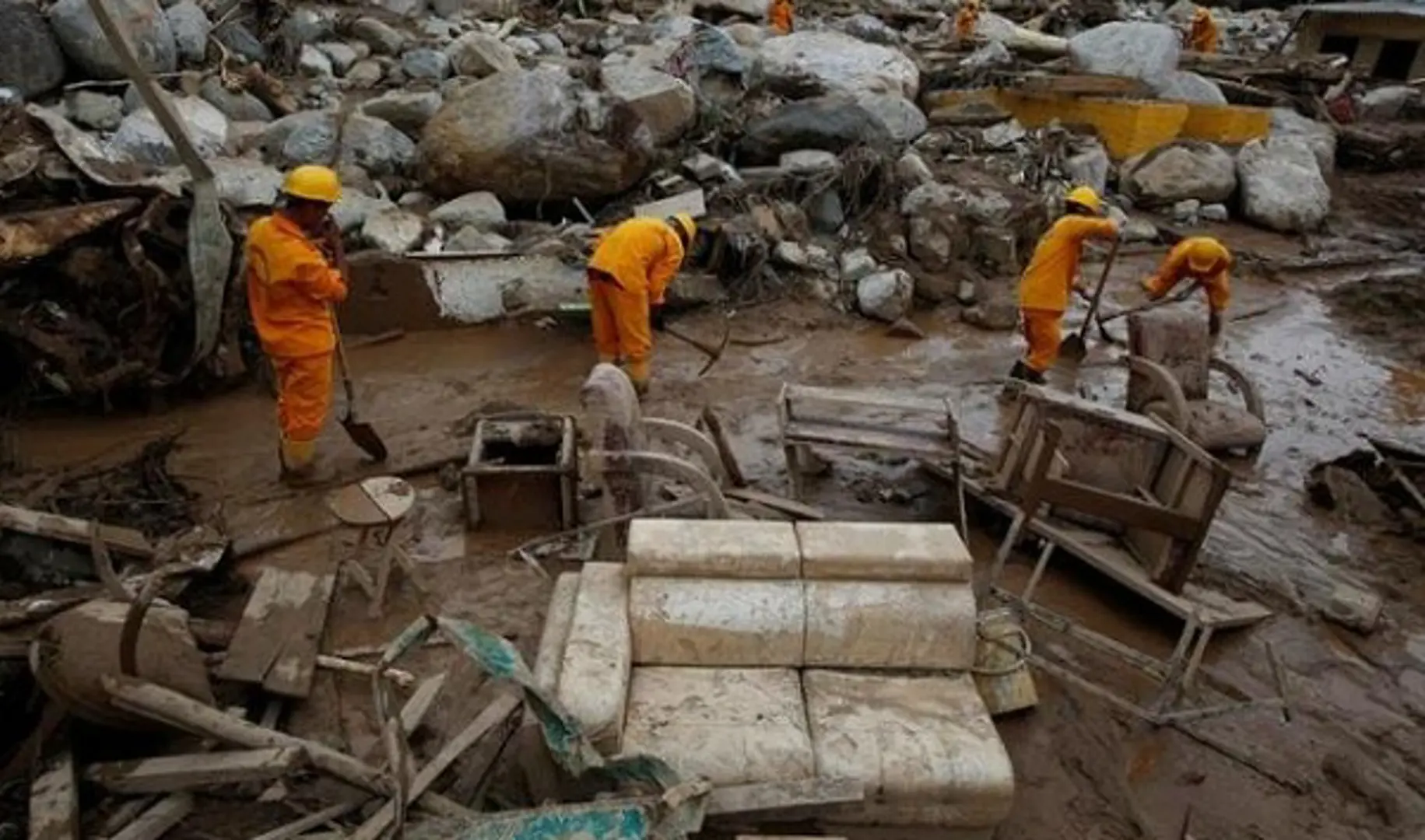 Colombia bắt đầu mai táng nạn nhân trong vụ lở đất