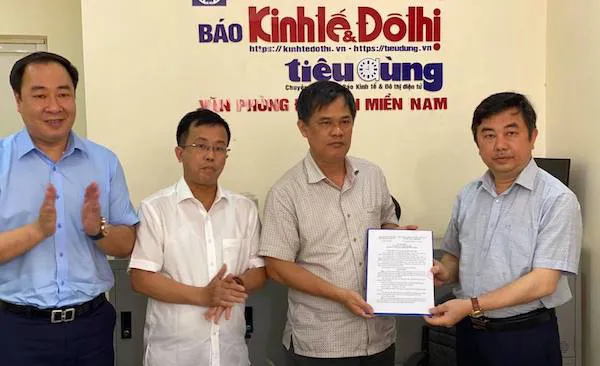 Sáp nhập Văn phòng báo Pháp Luật & Xã hội vào Văn phòng báo Kinh tế & Đô thị tại TP Hồ Chí Minh