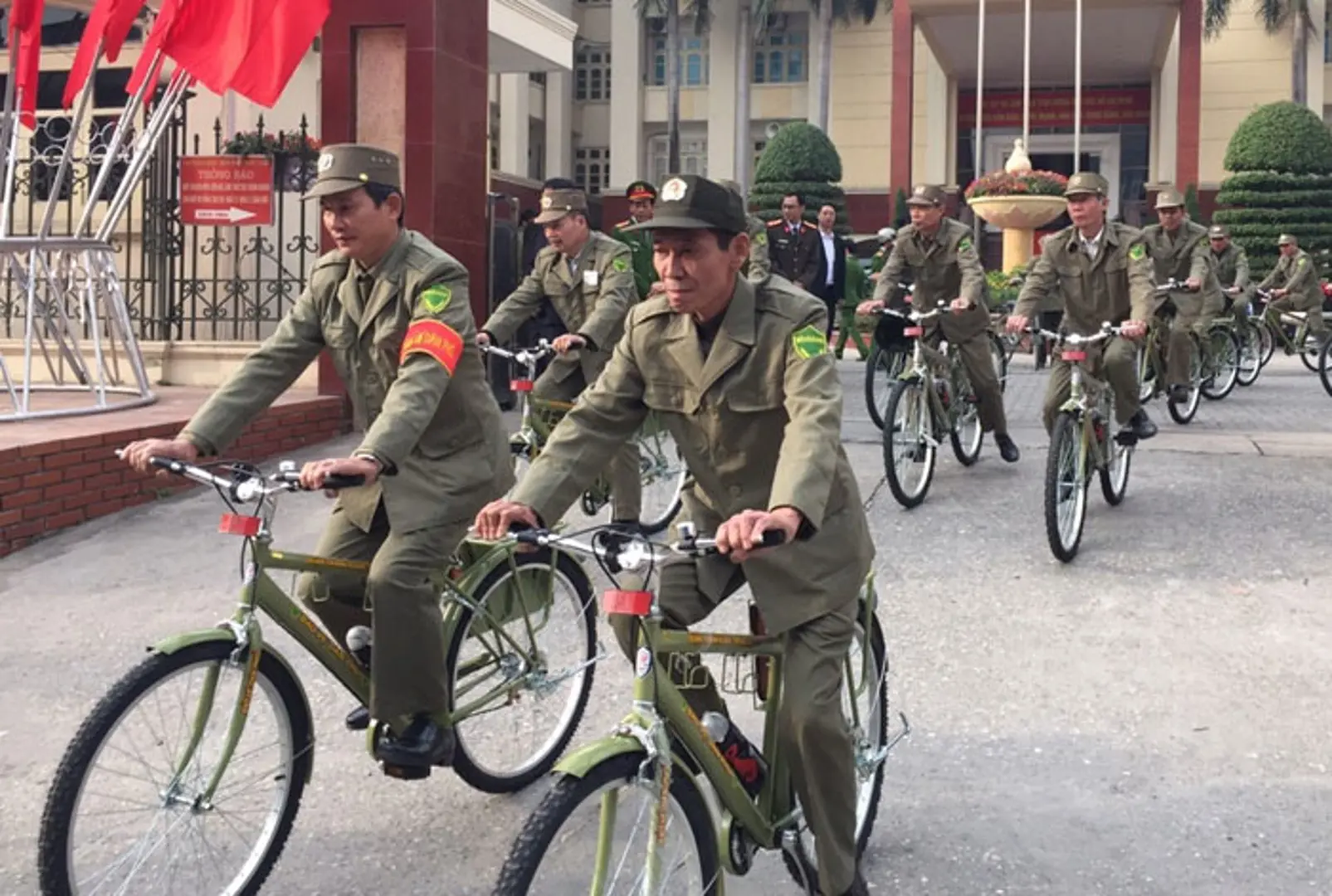 Quận Thanh Xuân: Bảo vệ dân phố tuần tra bằng xe đạp