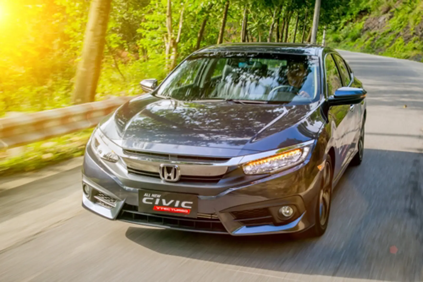 Thu hồi 300 xe Honda Civic tại Việt Nam