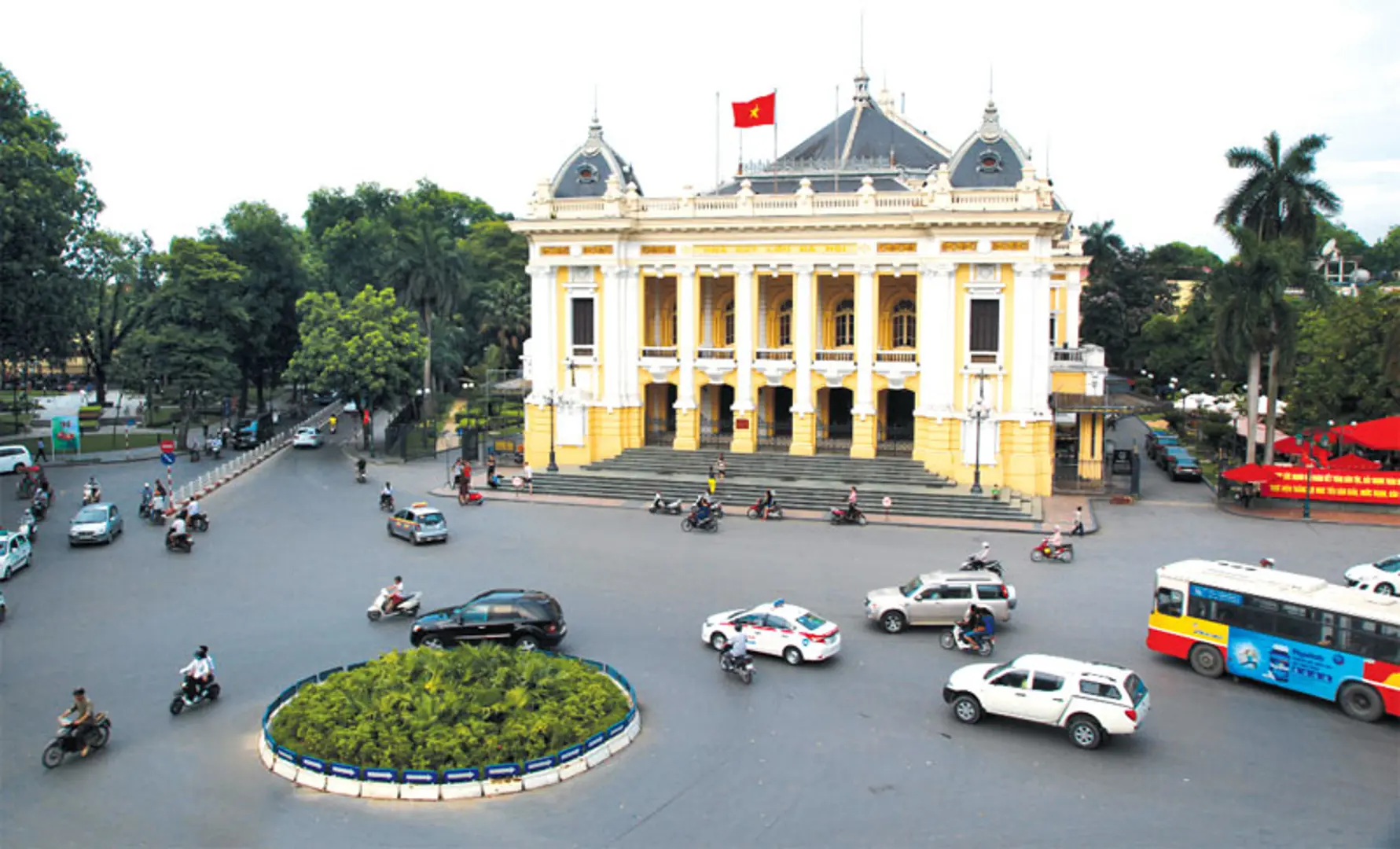 Hà Nội: Điều chỉnh giao thông khu vực quảng trường Cách mạng Tháng Tám