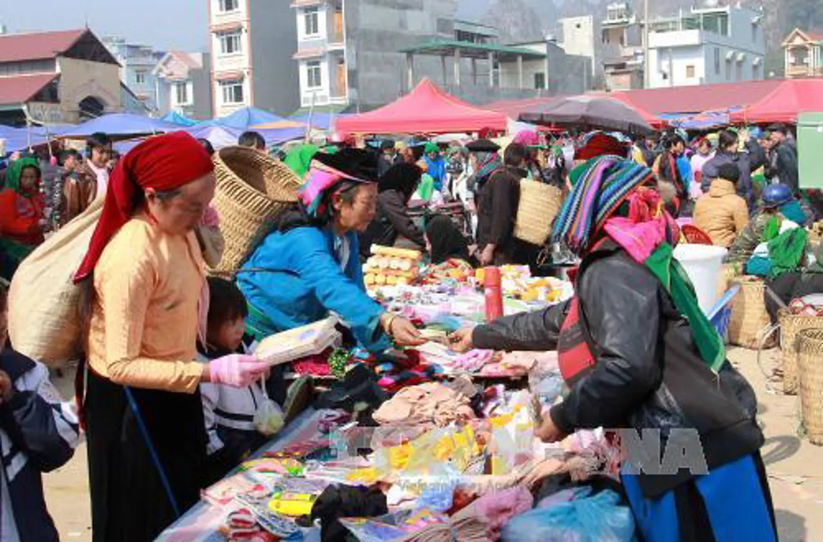 Nhộn nhịp chợ vùng cao phiên giáp Tết