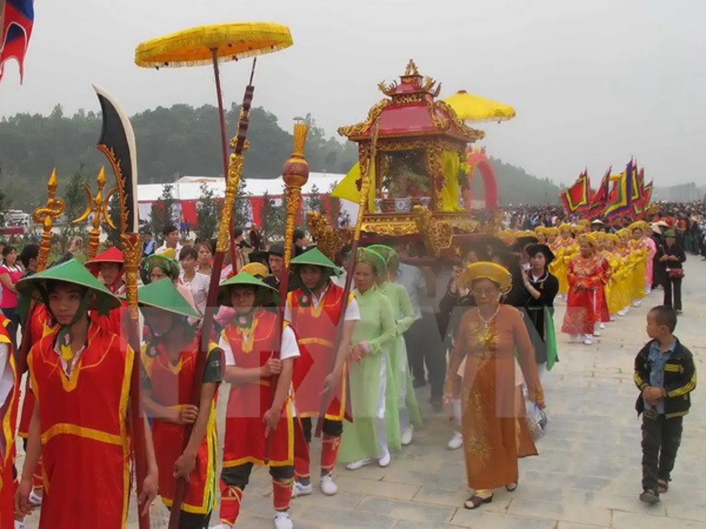 Hàng vạn người dân và du khách tham dự khai hội Tây Thiên 2017