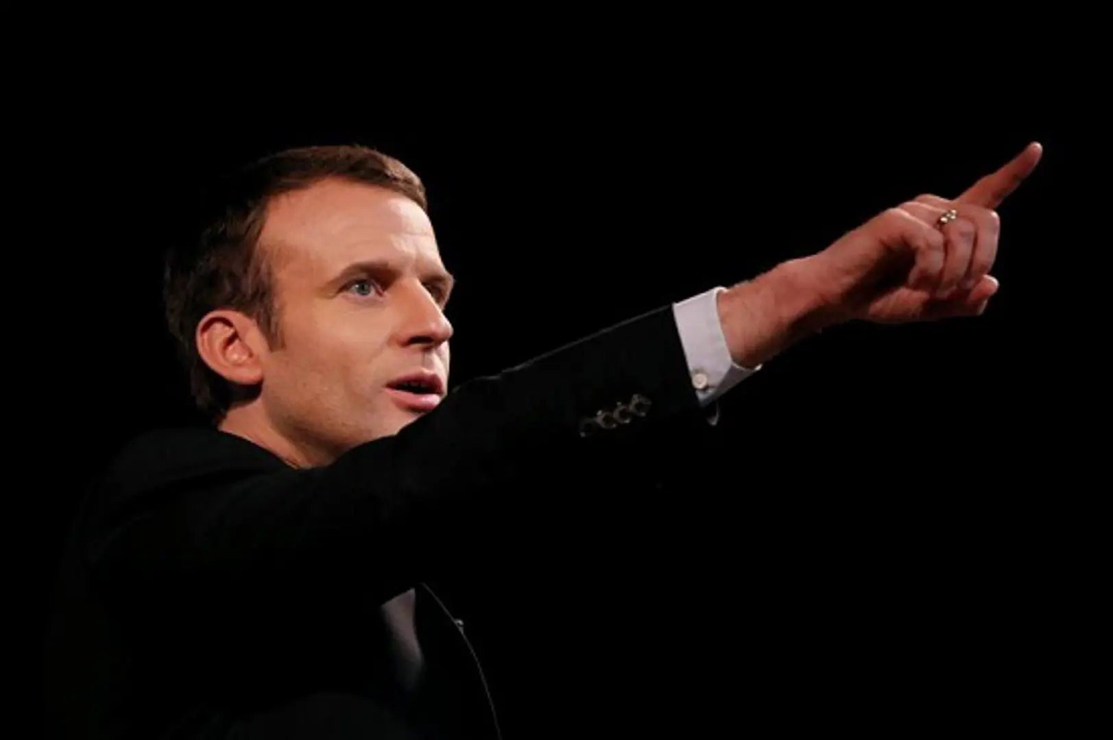 Bầu cử Tổng thống Pháp: Ông Macron vượt các đối thủ