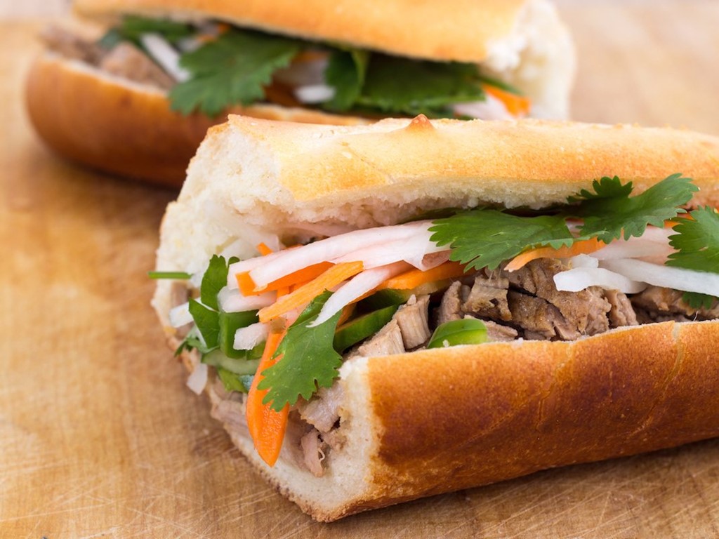 Bánh mì Sài Gòn đứng dầu danh sách món ăn đường phố biểu tượng của thế giới