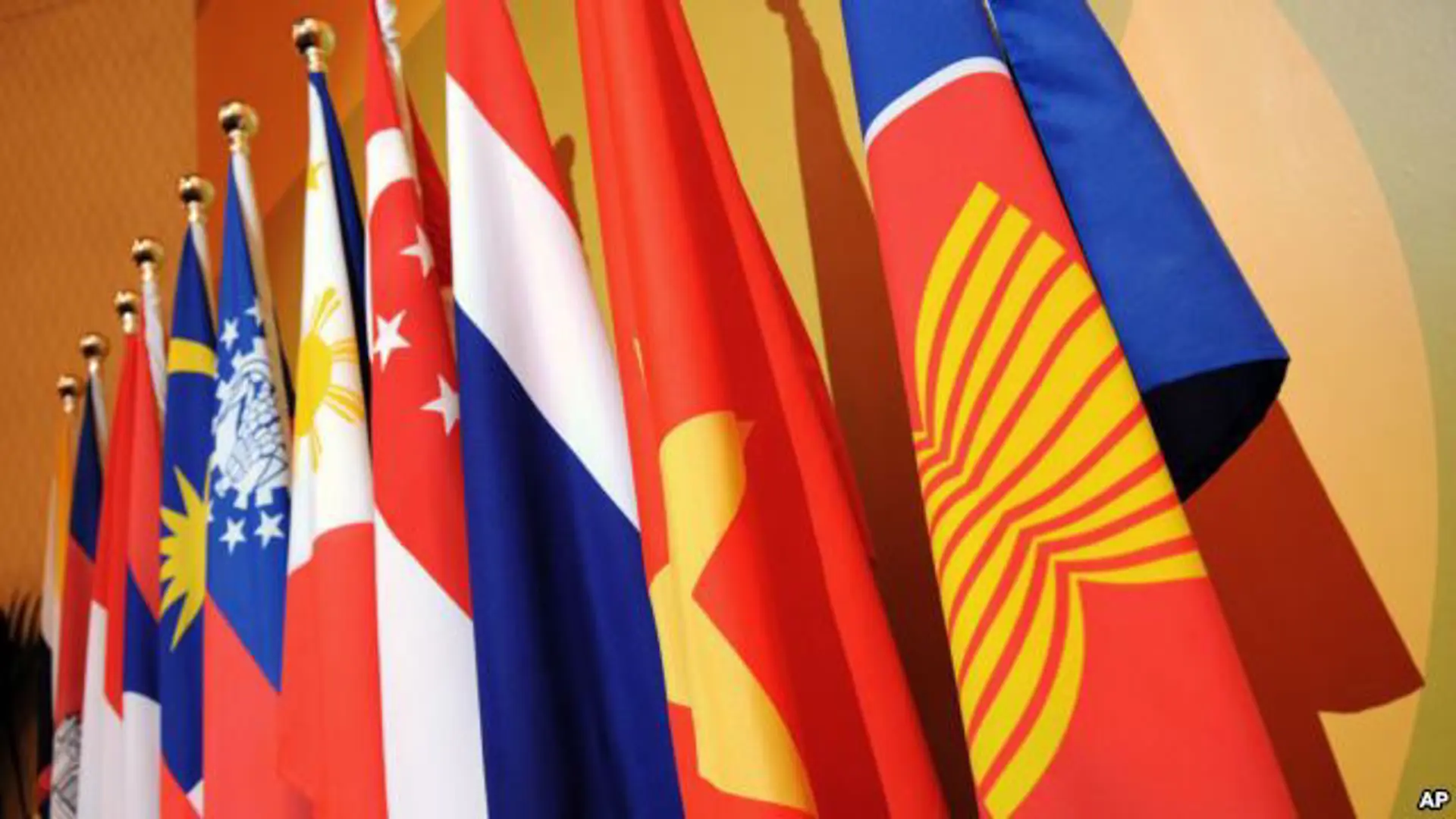 Nhìn lại chặng đường một năm hình thành Cộng đồng ASEAN