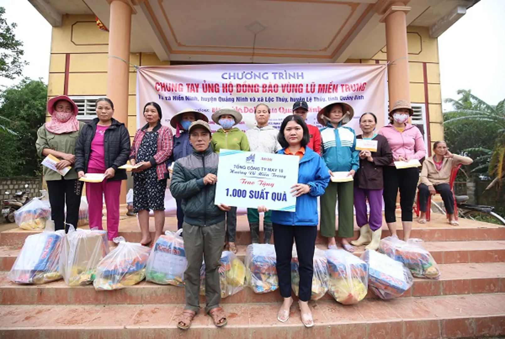 Sẻ chia yêu thương là một phần phát triển của May 10