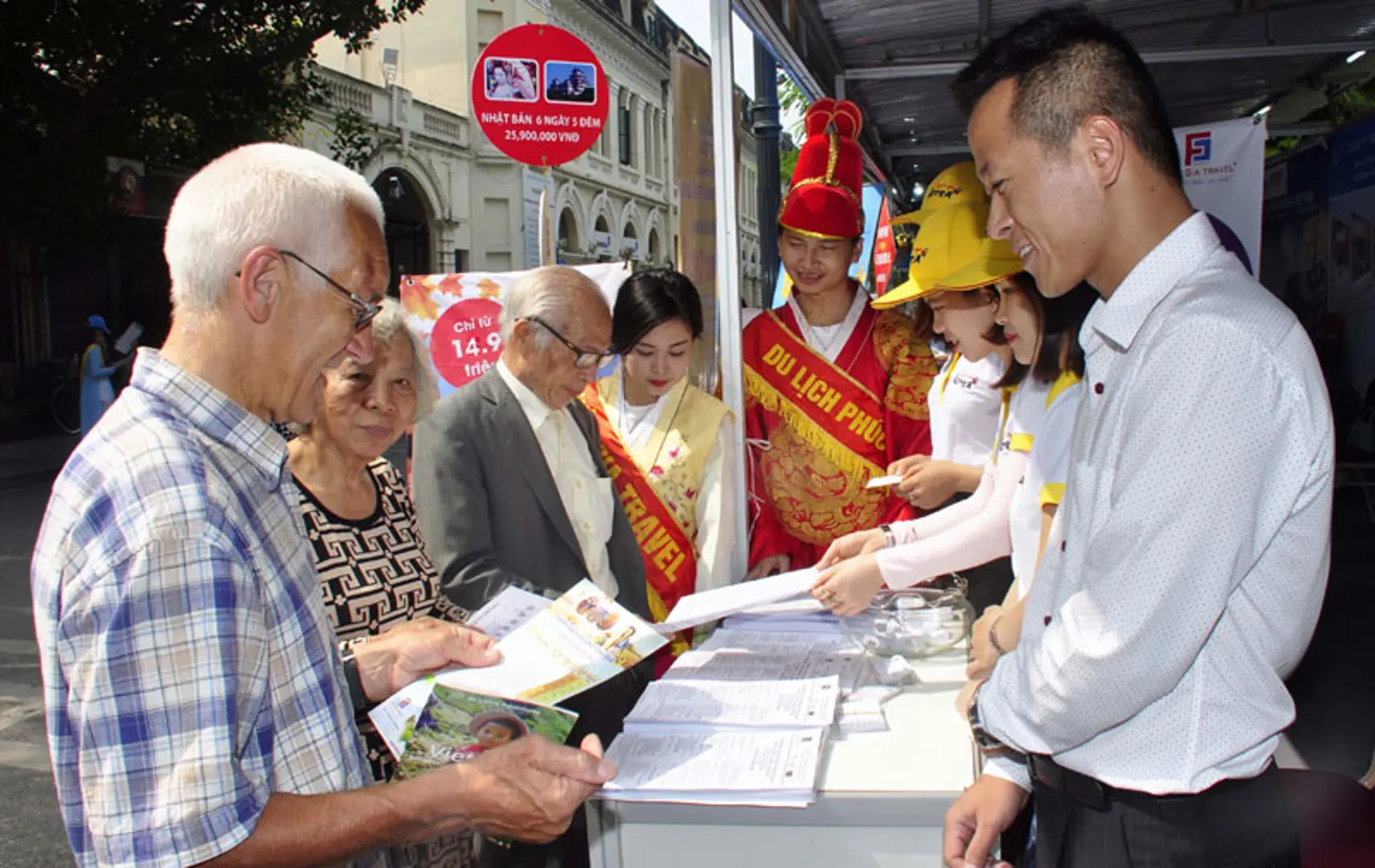 Ngày hội khuyến mại du lịch: Hút khách bằng tour giá rẻ