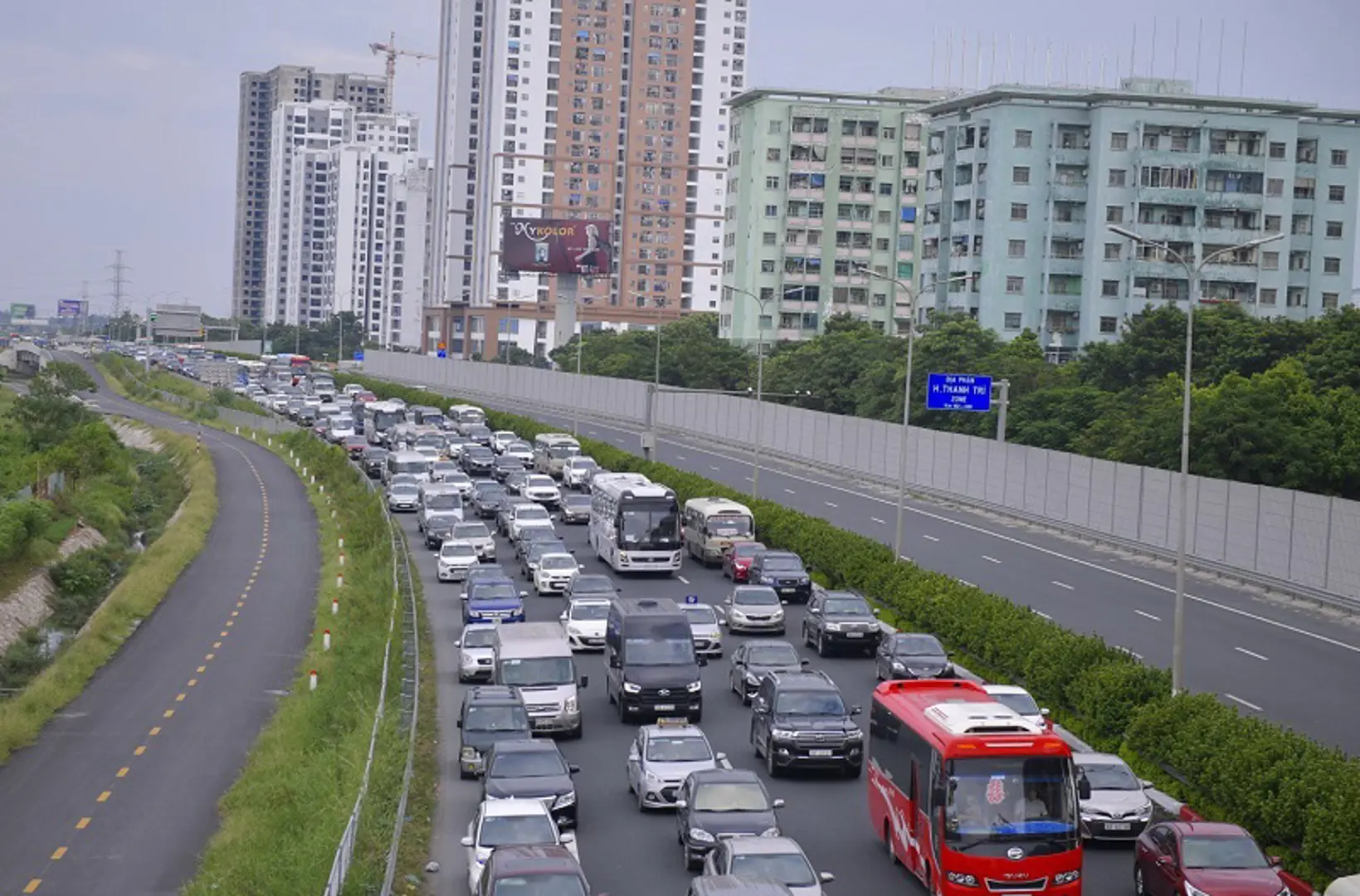 Giao thông cửa ngõ phía Nam: Ùn tắc vì quá tải