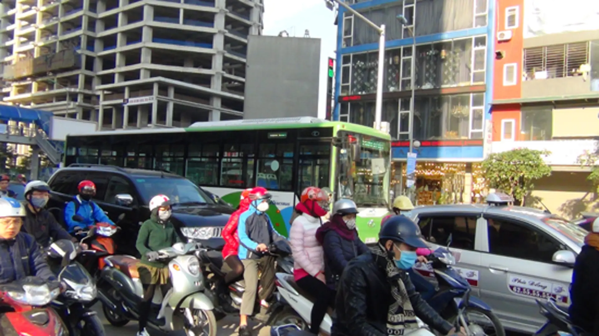 Ghi nhận ngày đầu buýt nhanh BRT chạy thử nghiệm