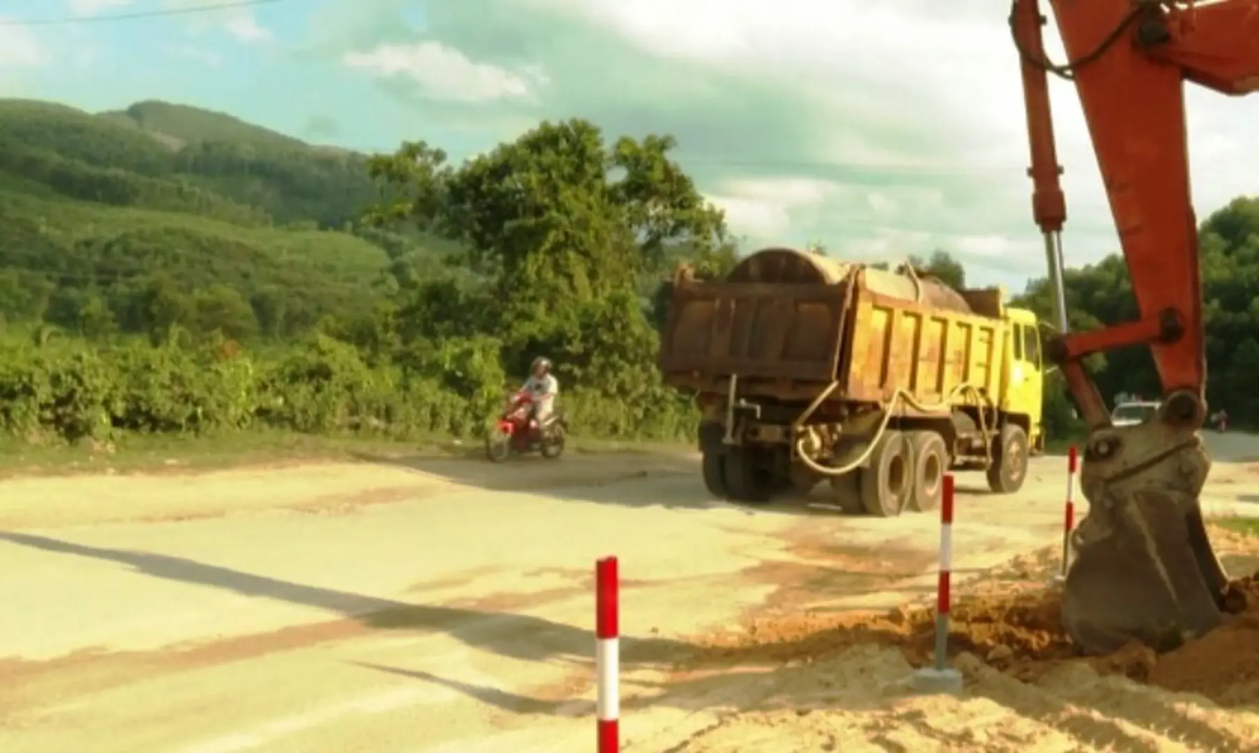 Bộ Giao thông Vận tải ra “tối hậu thư” cho nhà thầu sửa chữa hư hỏng quốc lộ 24