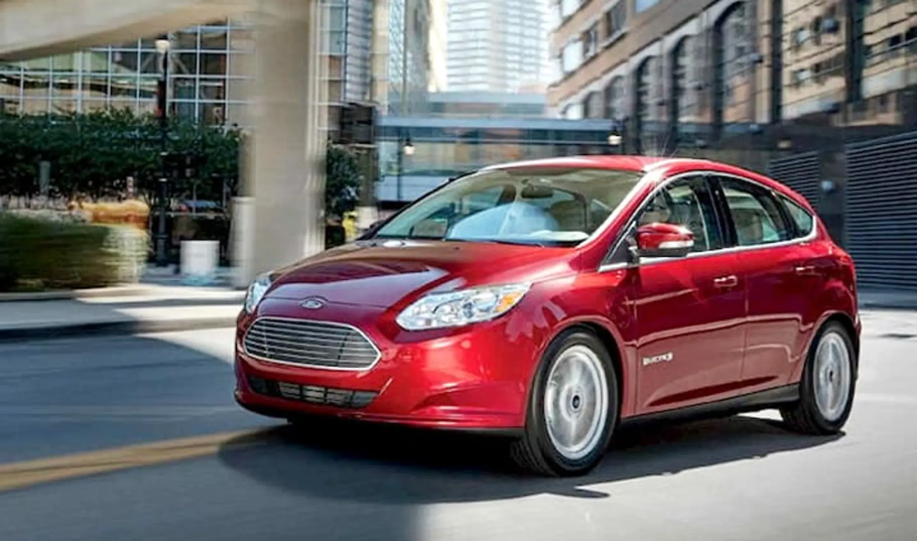 Giá xe ô tô hôm nay 19/11: Ford Focus thấp nhất ở mức 626 triệu đồng