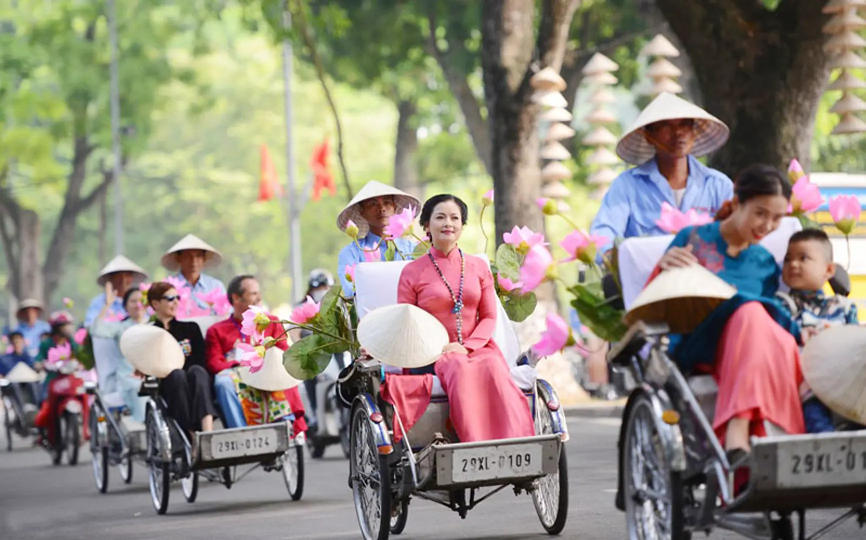 Tour “Áo dài Hà Nội”: Nét đặc sắc của du lịch Thủ đô