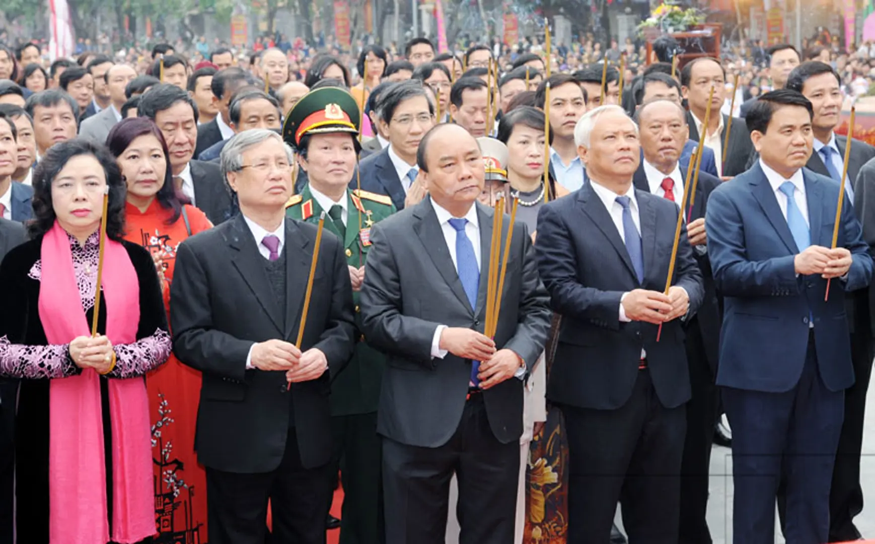 Náo nức trẩy hội Xuân