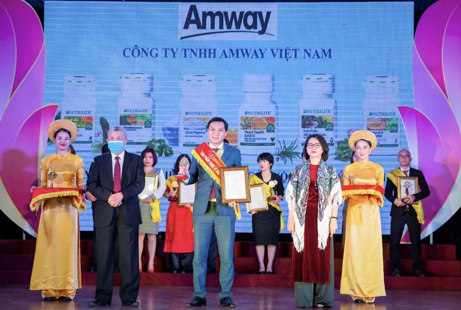 Amway Việt Nam lần thứ 8 nhận giải thưởng “Sản phẩm vàng vì sức khỏe cộng đồng”